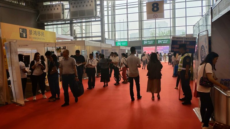 如何选择成都平面设计培训学校：三大关键考量